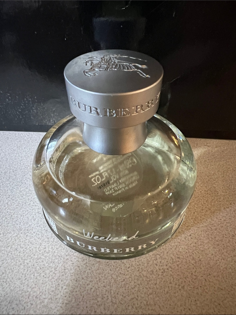 Burberry Weekend Clear Glass Bottle with Silver Cap parfum
